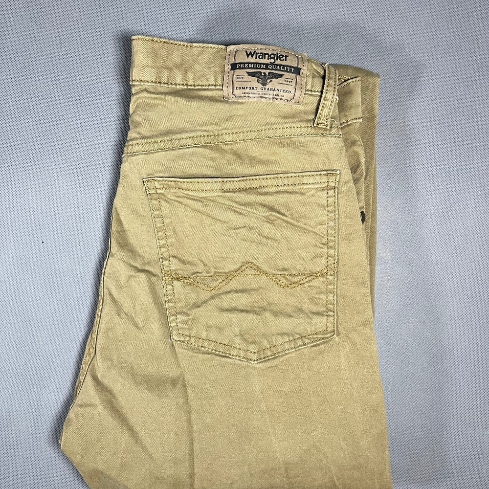 Wrangler Jeans Mens W30 L31 Brown Tan Premium Quality Straight Fit Workwear Pant